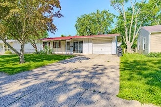 Building Photo - 2310 Sequoya Dr