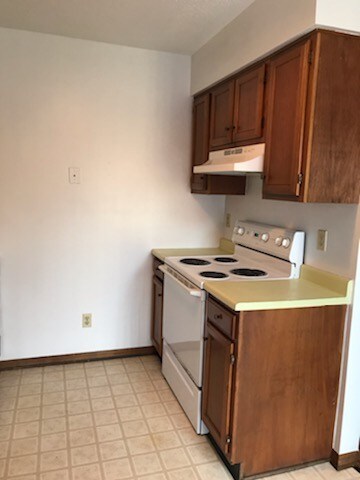 Building Photo - 9128 Woodpark Ln NW