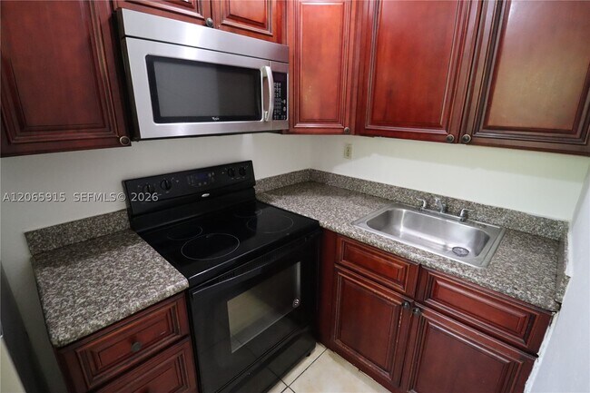 Foto del edificio - 1341 NE 5th Terrace