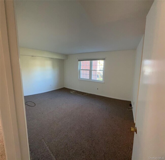 Foto del edificio - 13 Essex Ln