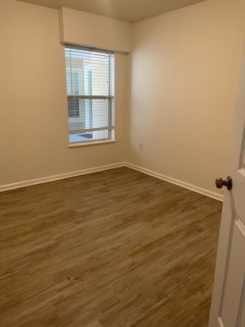 Foto del edificio - 2740 Golden Lake Loop