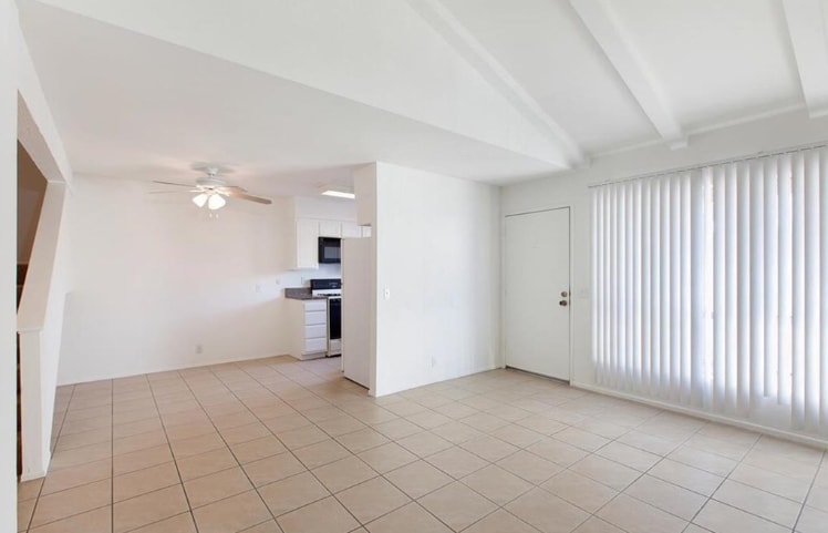 Primary Photo - 2650 W Segerstrom Ave