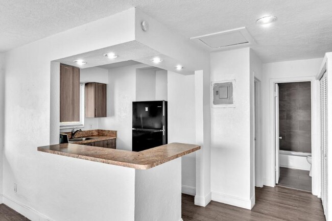 Building Photo - 2160 NW 29th St