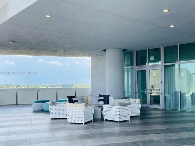 Foto del edificio - 2000 Metropica Wy