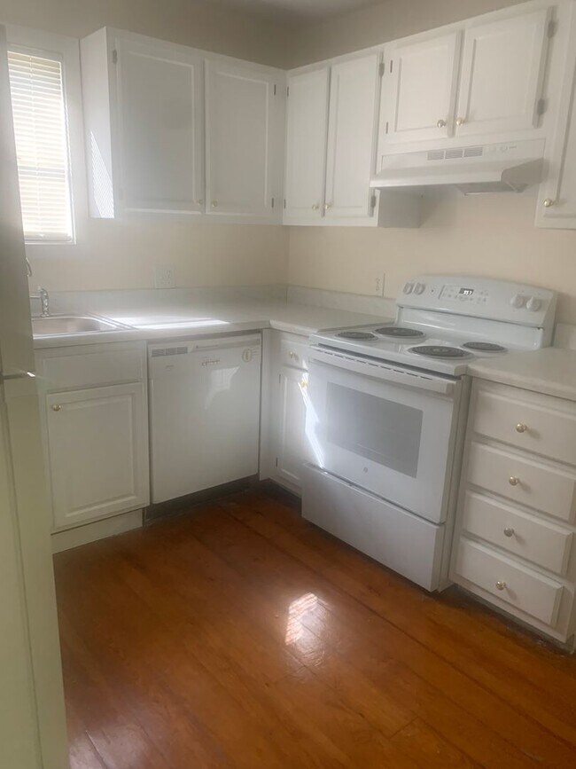 Foto del edificio - REMODELED NW RALEIGH TOWNHOME OFF LEESVILLE ROAD