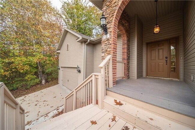 Building Photo - Outdoor Lover's Dream 3BR/2.5BA in Bella V...