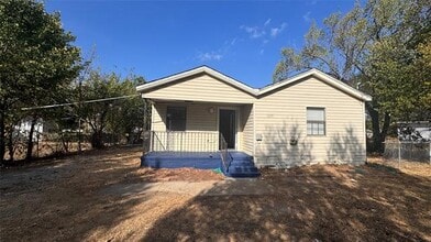 Building Photo - 1229 Seminole Dr