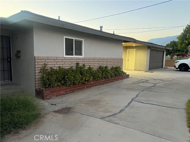 Building Photo - 3228 Del Rosa Ave N