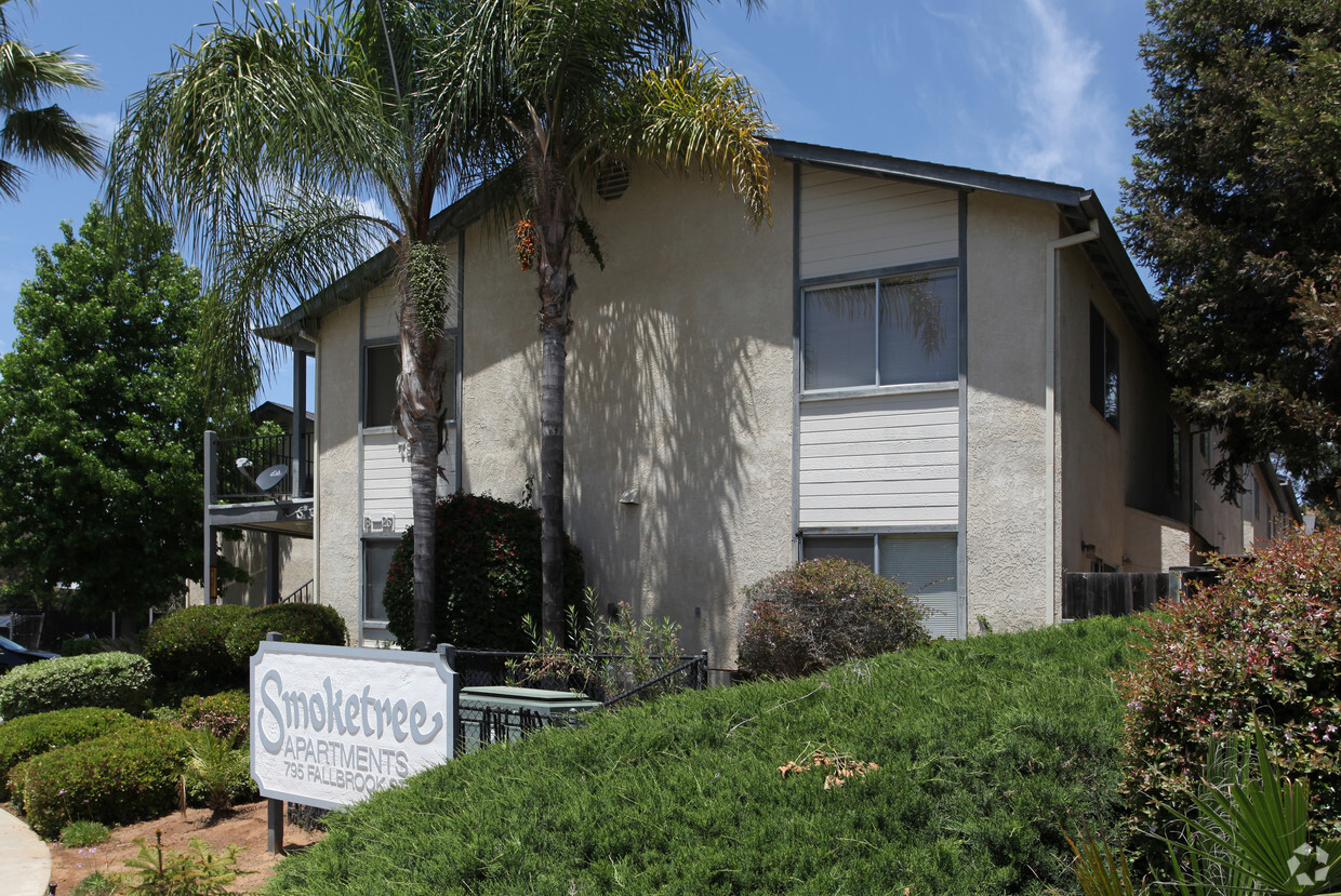 Building Photo - Smoketree Apartments