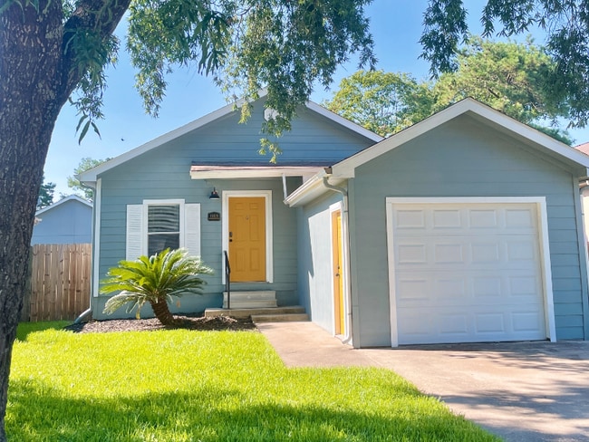 Building Photo - 11815 Greensbrook Forest Dr