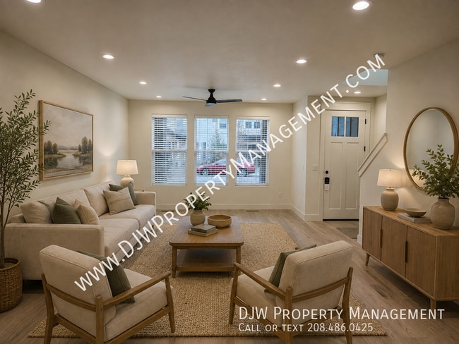 Building Photo - 1366 N Meadowglen Ave