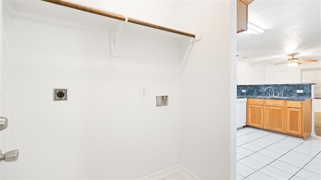 Building Photo - 11827 Cape Hyannis Dr