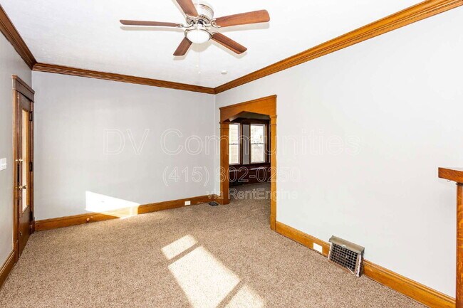 Foto del edificio - 3102 Montclair Ave