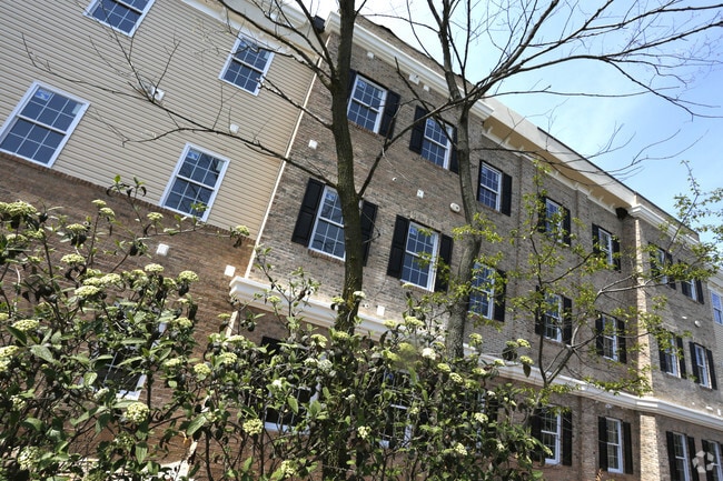 Building Exterior - Greenway Village