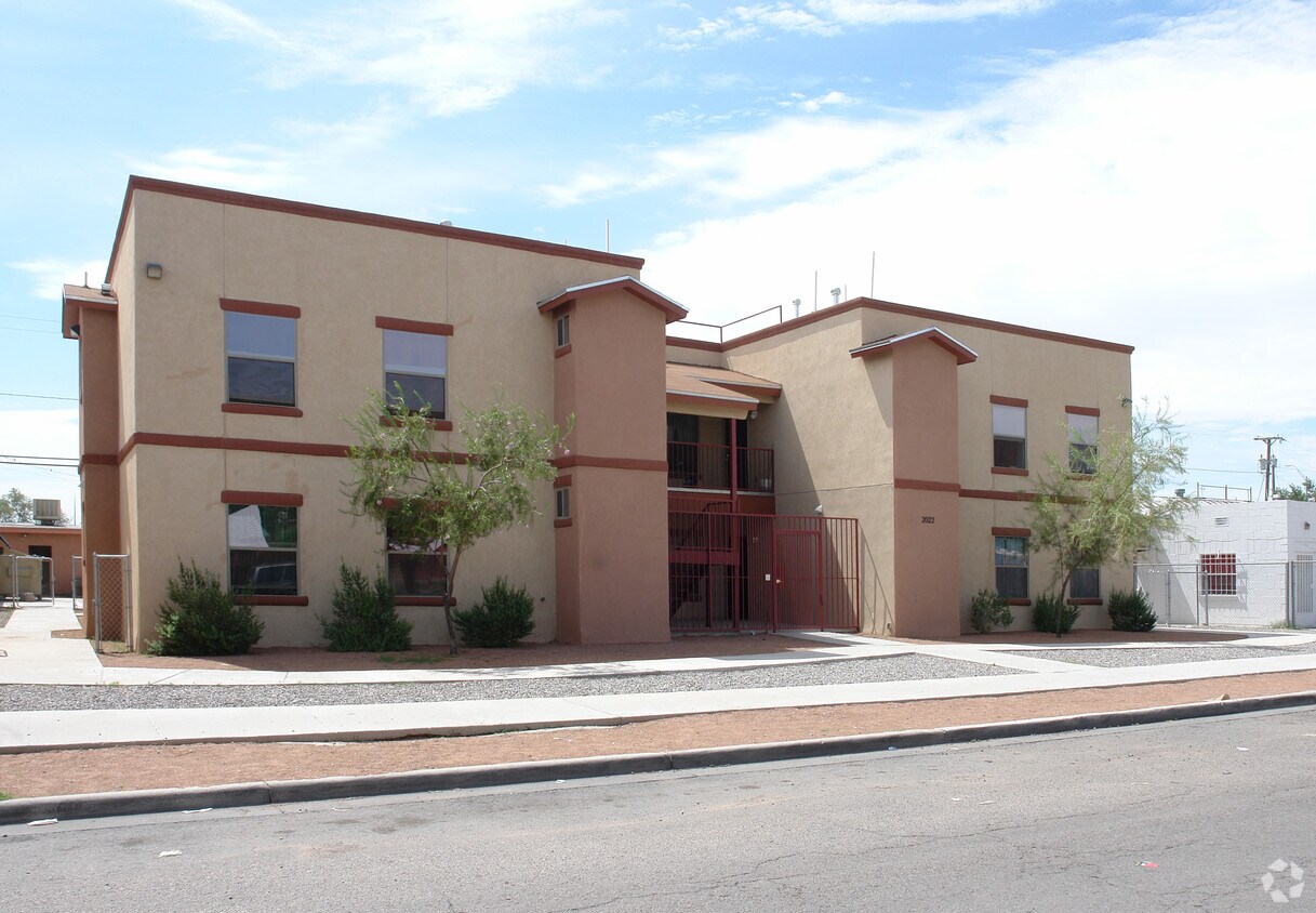 Foto del edificio - 2022 Cypress Ave