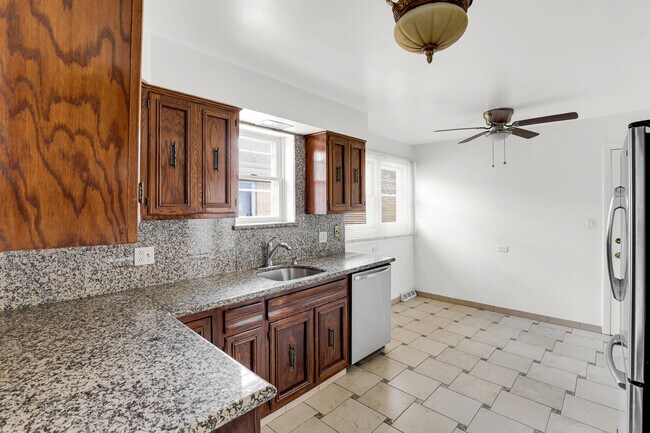 Foto del edificio - 3821 W MORSE Ave