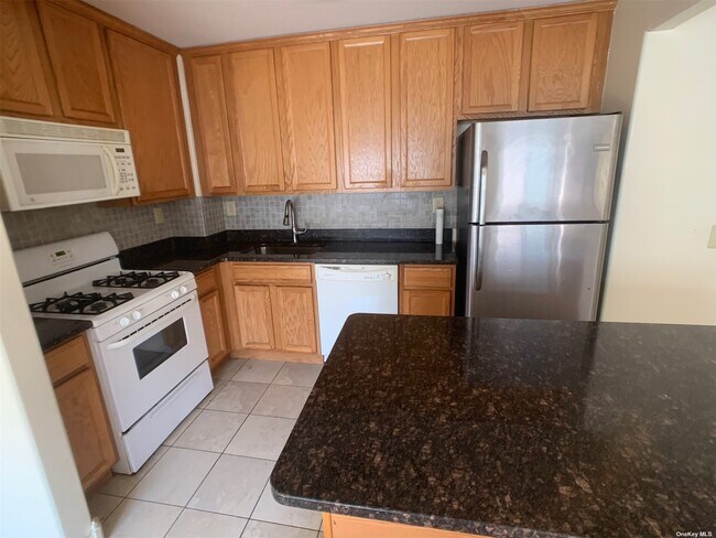 Building Photo - 207 Beach 77th St