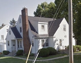 Building Photo - 1229 S Locust Ave
