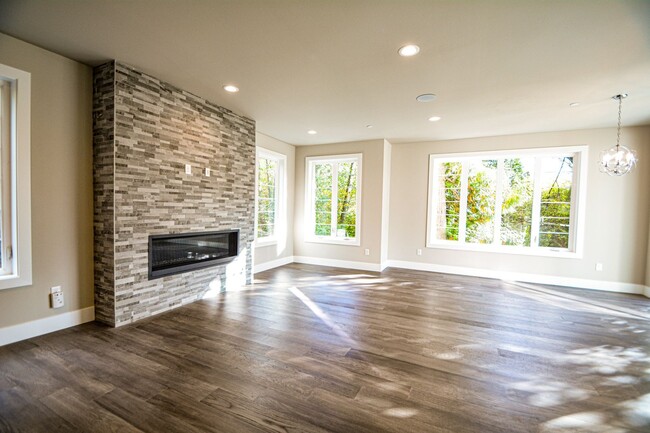 Building Photo - Modern Multi-Level New Construction