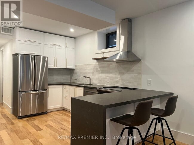 Building Photo - 7 Glen Eden Crescent