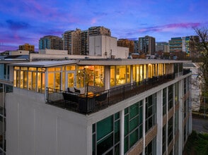 Building Photo - 1000 Union St