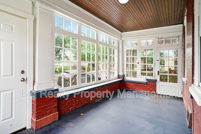 Foto del edificio - 40 E 3rd St