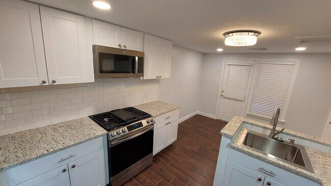 Foto del edificio - 870 E 25th St