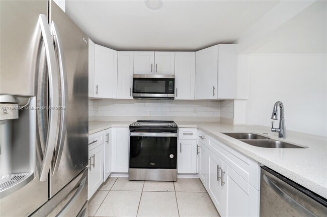 Building Photo - 6545 Indian Creek Dr