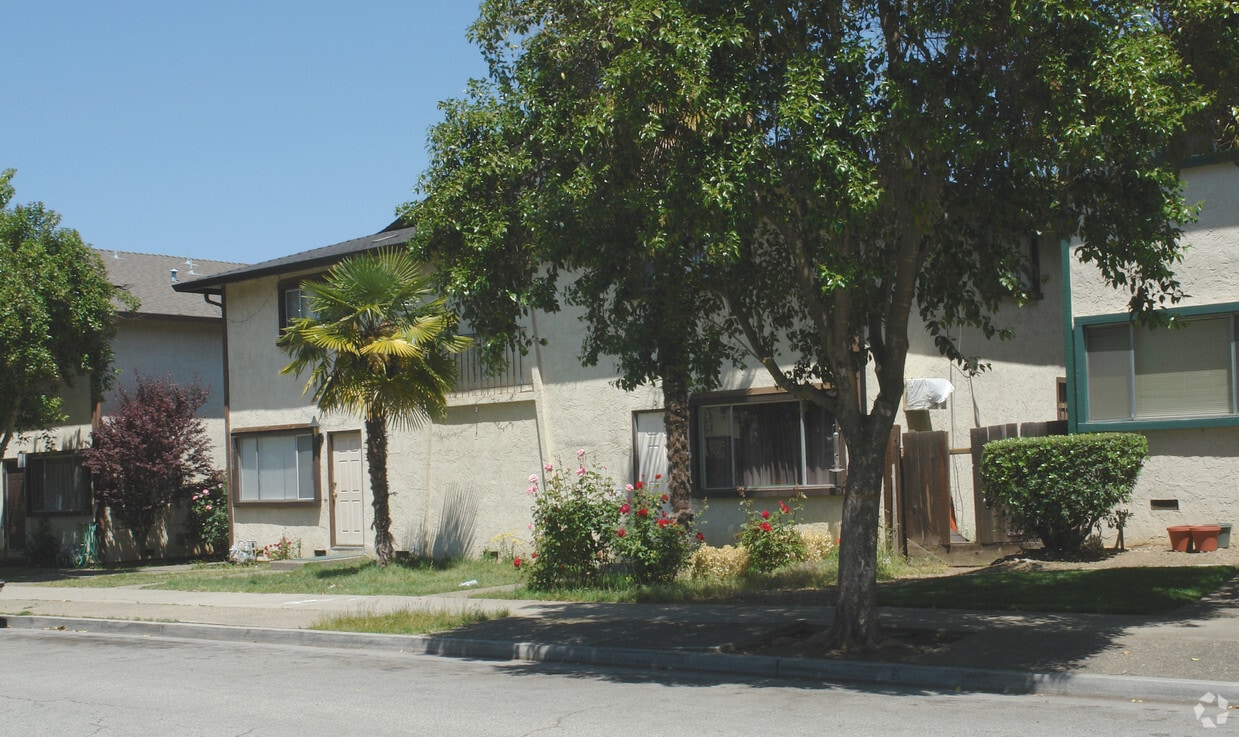 Building Photo - 16730 Barnell Ave
