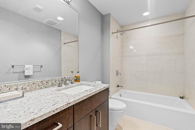 Foto del edificio - 7171 Woodmont Ave