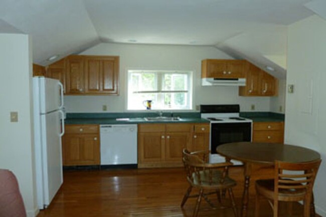 Building Photo - Pine St - 011
