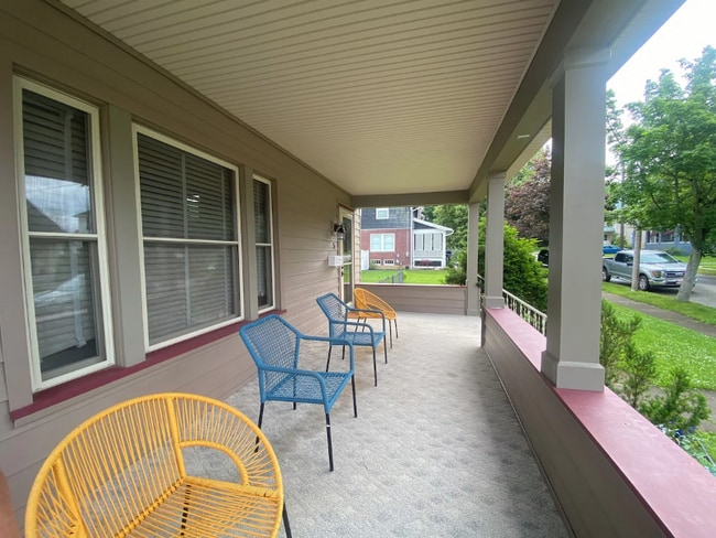 Building Photo - 5 E 3rd Ave