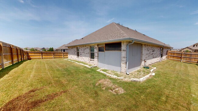 Foto del edificio - CHECK OUT THIS 4 BEDROOM, 2 BATH, 3 CAR GARAGE HOME IN HARKER HEIGHTS!