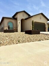 Building Photo - 2836 Tierra Oasis St