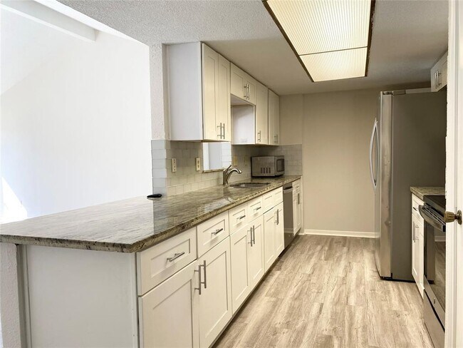 Foto del edificio - 2202 Windy Meadow Dr