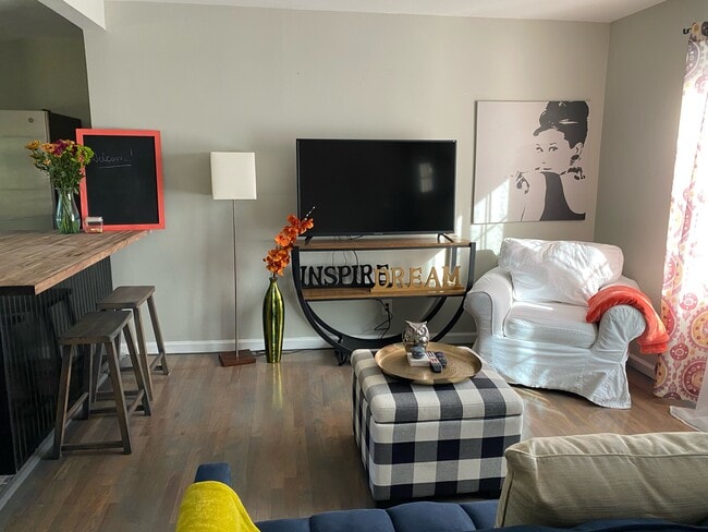 Living Room - 364 Argus Cir NW