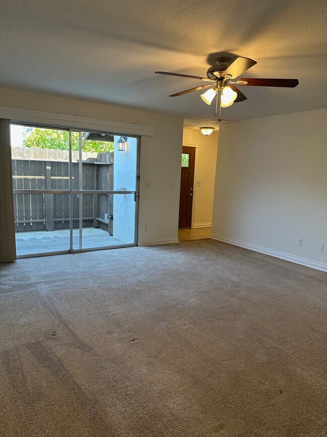 Foto del edificio - 601 S Fashion Park St