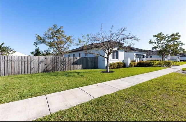 Foto del edificio - 9341 SW 174th St