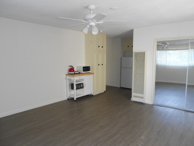 Foto del edificio - 1812 Corinth Ave