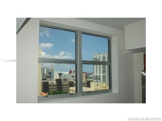 Foto del edificio - 101 W Flagler St