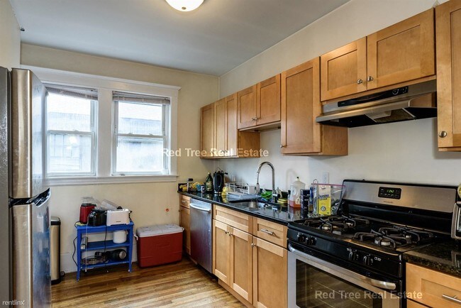 Foto del edificio - 245 Chestnut Hill Ave