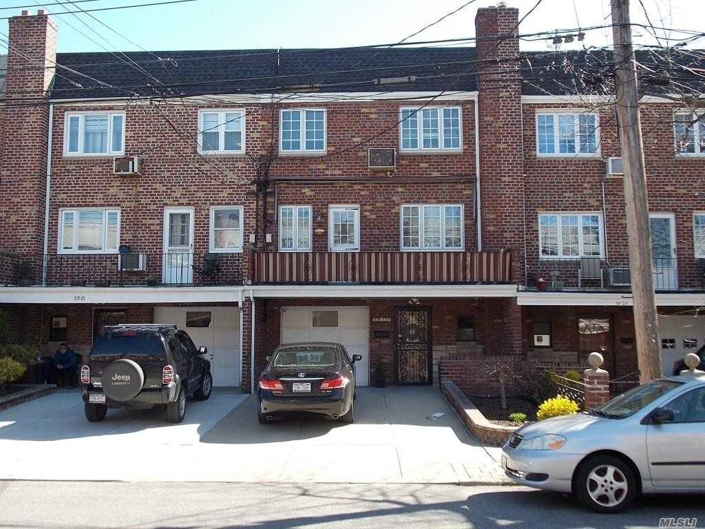 Foto principal - 59-23 72nd St