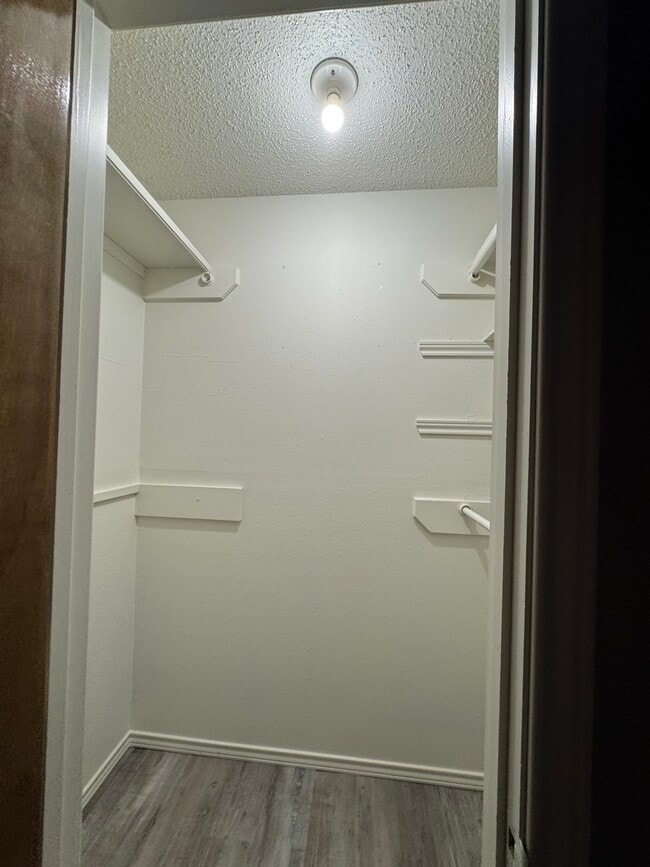 Building Photo - 8608 Geneva Ave