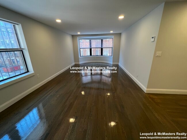 Building Photo - 126 Jersey St