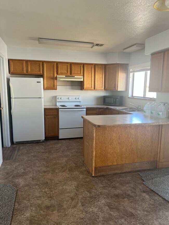 Foto del edificio - Freshly updated 3 bedroom 2 bathroom apartment in St George!