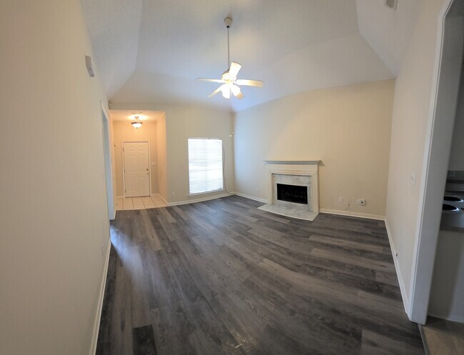 Foto del edificio - 1012 McAllister Dr