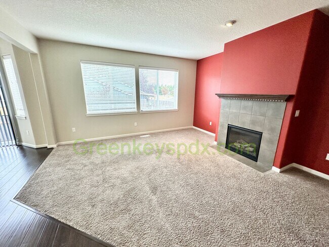 Foto del edificio - Gorgeous 3-Bedroom 2.5-Bathroom House with...