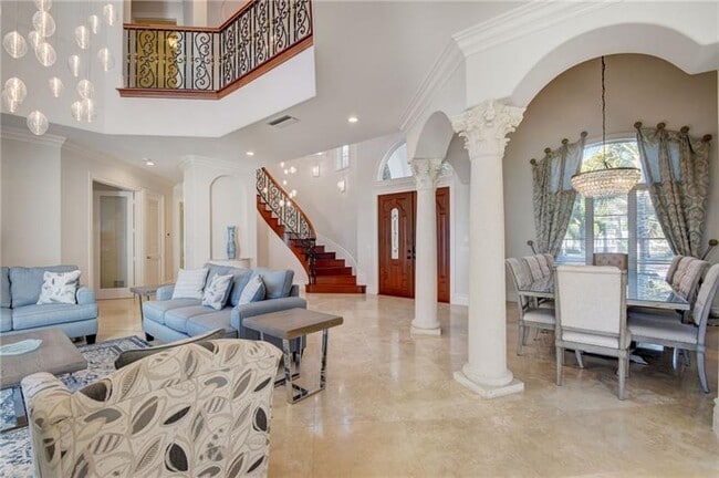 Foto del edificio - 1320 S Lakeside Dr