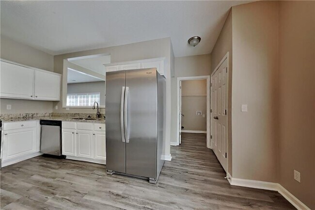 Foto del edificio - 4174 Glenaire Way NW