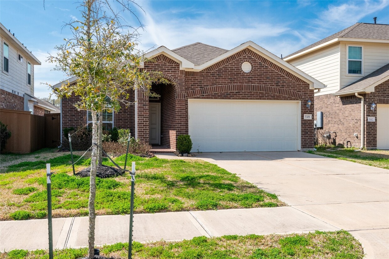 Primary Photo - 5306 Windy Plantation Dr